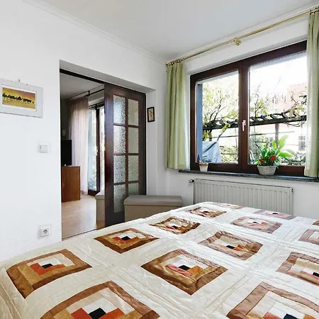 Near Centrum, Paradise