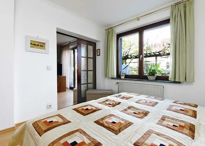 Near Centrum, Paradise