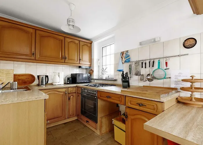 Near Centrum, Paradise